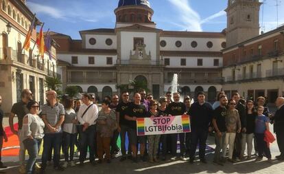 Algunos de los participantes en la concentraci&oacute;n, hoy, en Nules.