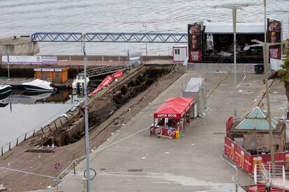 La pasarela de madera del puerto de Vigo que se desplomó en O Marisquiño.