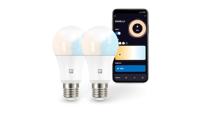 Bombilla inteligente sobre fondo blanco.