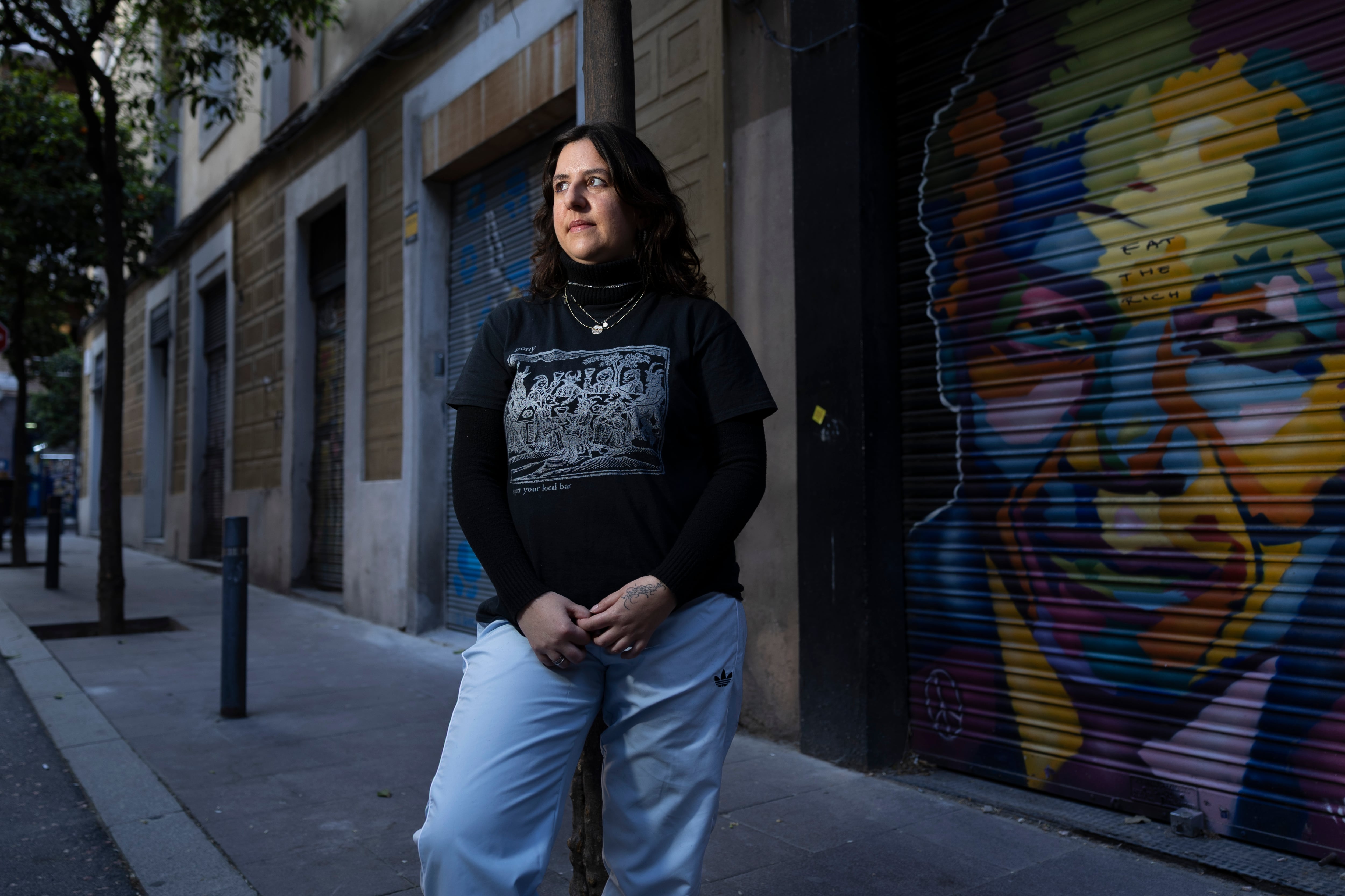 Marta Echaves, fotografiada en el barrio de Gràcia, en marzo de 2026.