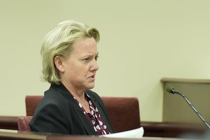 La fiscal especial Kari Morrissey ofreció testificar voluntariamente en el juicio después de que se reveló que había ocultado evidencia a la defensa.