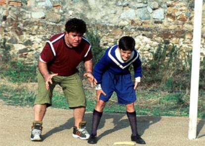 El director ha utilizado los recuerdos de su infancia en el colegio de curas en el guión.