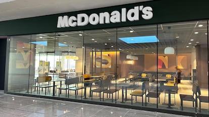 Exterior del nuevo restaurante de McDonald's en el aeropuerto de Palma de Mallorca.