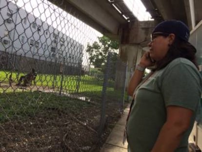 Emelina Martínez, coordinadora de una ONG de atención a adictos, en Overtown (Miami).