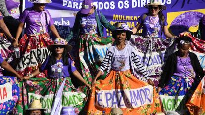 Mulheres do Brasil marcham em busca de igualdade