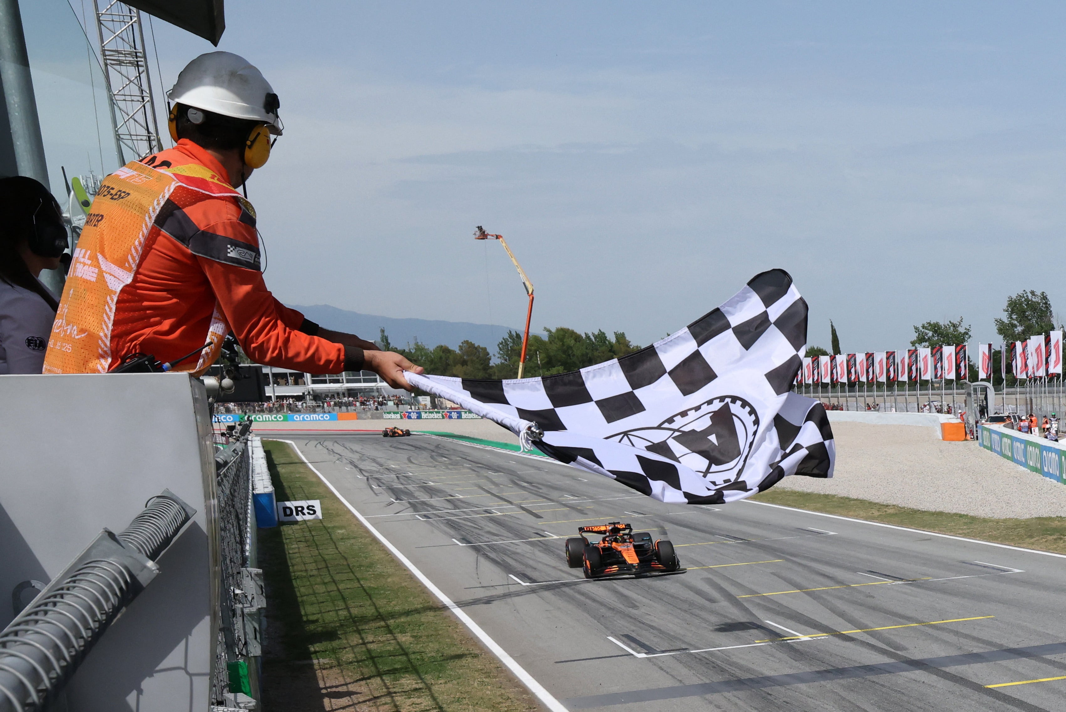 Piastri ni se inmuta para ganar el GP de España mientras Verstappen se sulfura en Montmeló