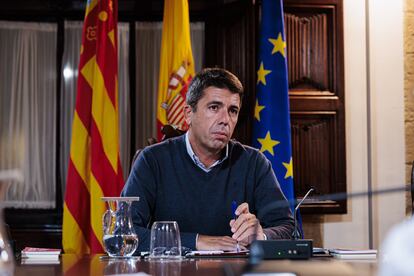 El 'president' de la Generalitat valenciana, Carlos Mazón, durante un pleno extraordinario del Consell, este lunes.