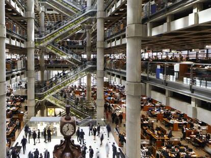 Interior de la sede de Lloyd's of London.