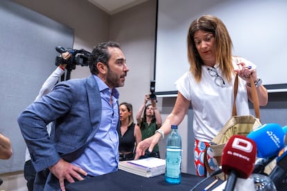 El comisionista Víctor de Aldama tras presentarse en la comparecencia de Leire Díez.