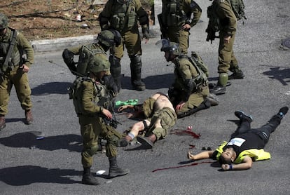 La policia israeliana ha tancat tots els accessos menys un al districte d'Issawiya, a Jerusalem Est, i ha deixat així atrapats 20.000 palestins, en una escalada de violència ja que ha provocat la mort de 37 palestins, entre els quals s'inclouen més d'una dotzena d'atacants, i set israelians durant el mes d'octubre.