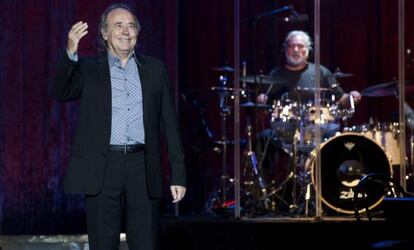 Joan Manuel Serrat, durante su concierto en Girona.