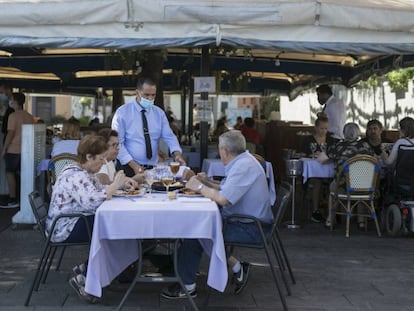 Un restaurant de Barcelona, amb la nova limitació de reunions de màxim sis persones. 