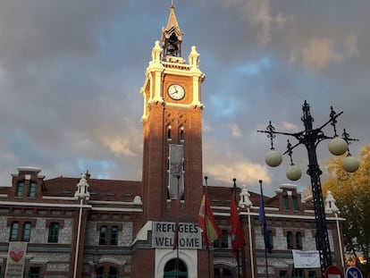 La fachada del distrito de Arganzuela, con las pancartas ahora retiradas.