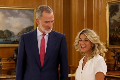 El rey Felipe VI recibió este lunes en el Palacio de la Zarzuela a la líder de Sumar, Yolanda Díaz, como parte de la ronda de consultas con los representantes políticos antes de proponer un candidato a la investidura.