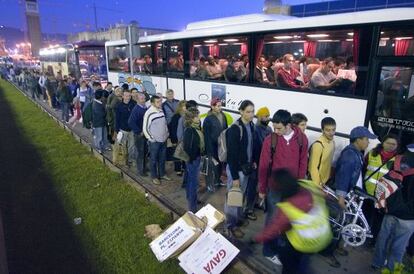 Un momento del caos ferroviario de 2007, que obligó a organizar buses