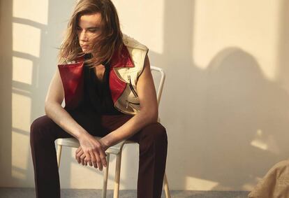 Chaqueta ‘biker’ con mangas extraíbles y pantalón de lana fría.