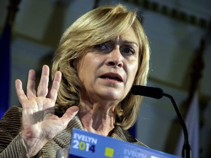 Evelyn Matthei habla en un acto pol&iacute;tico.