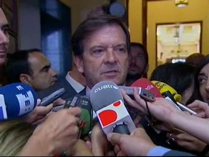 Saiz asegura estar "muy satisfecho" tras la comisión de control