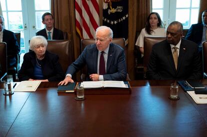 presidente de EE UU, Joe Biden, junto a la secretaria del Tesoro, Janet Yellen sobre Rusia