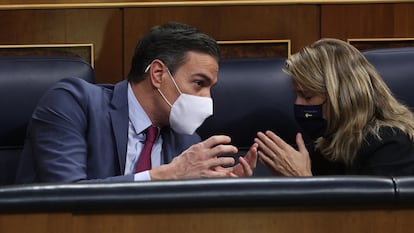 Pedro Sánchez y Yolanda Díaz, el 2 de diciembre en el Congreso.