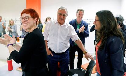 Mónica Oltra, junto al candidato de Valencia, Joan Ribó, la semana pasada, a su llegada a la ejecutiva de la coalición.