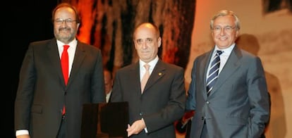 Federico París y José Cañas, fundadores de TEAMS junto con Luis Suárez de Lezo, director general secretaría general y del consejo de administración de Repsol