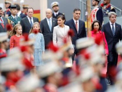 El presidente ha sido despedido con pitadas y gritos de  elecciones  al término del acto en Madrid