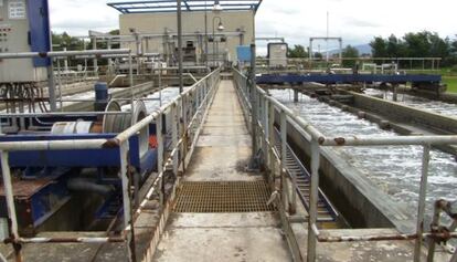 Una planta de tratamiento de aguas residuales en Colombia.