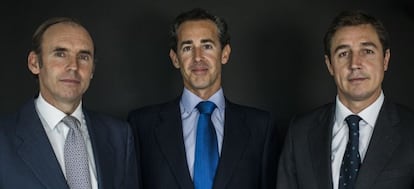 Beltr&aacute;n Parag&eacute;s (consejero delegado), &Aacute;lvaro Guzm&aacute;n(director de inversiones) y Fernando Bernad (subdirector de inversiones) de la gestora AzValor.  