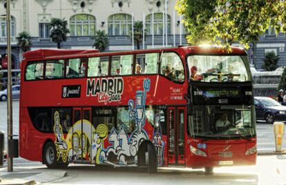 Uno de los nuevos autobuses turísticos de la capital.