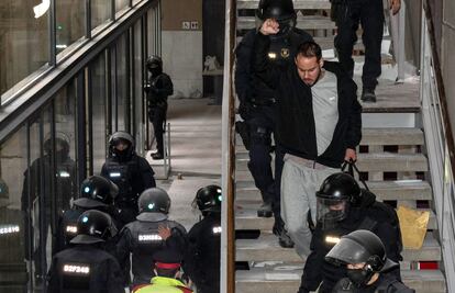 Pablo Hasél en el momento de su detención en la Universidad de Lleida.