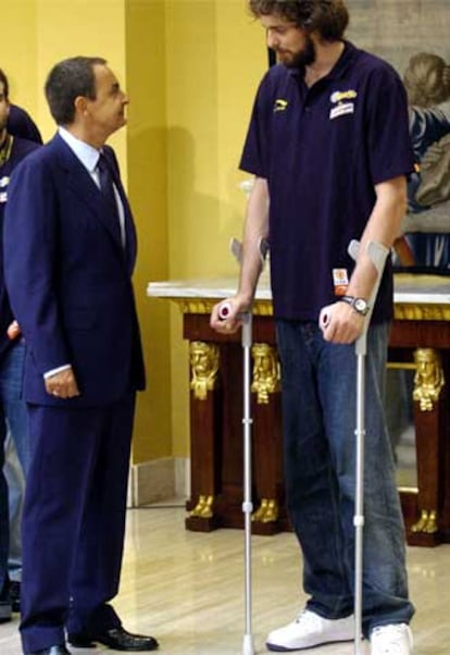 Los jugadores y el cuerpo tcnico de la seleccin espa?ola de baloncesto que el domingo se proclamaron campeones del mundo han sido recibidos hoy por los Reyes y por el presidente del Gobierno, Jos Luis Rodrguez Zapatero, en sendas audiencias.