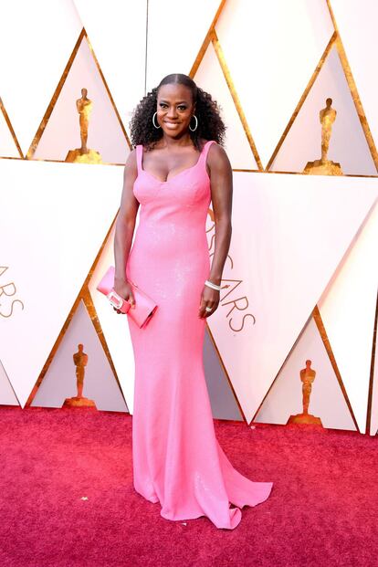 A atriz vencedora do Oscar Viola Davis no tapete vermelho do Teatro Dolby, em Los Angeles.