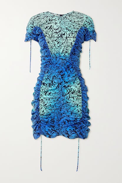 Stella McCartney se inspira en los primeros años del 2000 para su colección Resort 2022 por lo que un vestido drapeado como este no podía faltar.

1.395€