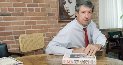 Tom Hayden, en 1988.