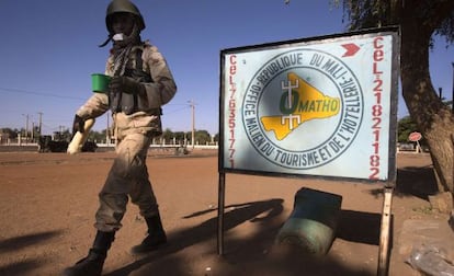 Un soldado maliense, en la ciudad de Gao, ayer. 