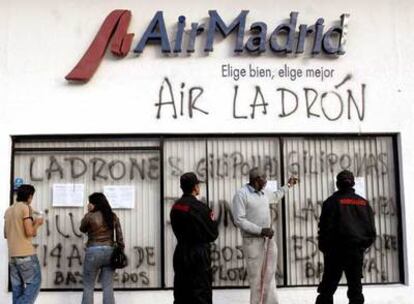 Oficina de la compañía Air Madrid en Quito (Ecuador) tras el cierre de la aerolínea en diciembre de 2006.