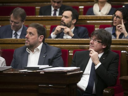 Oriol Junqueras i Carles Puigdemont al Parlament.