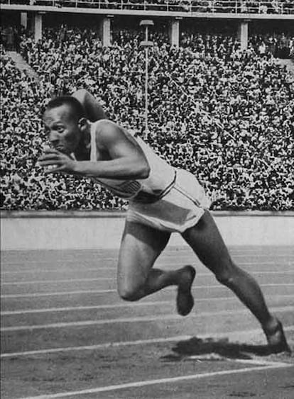 El atleta estadounidense Jesse Owens, en los Juegos Olímpicos de Berlín, en 1936.