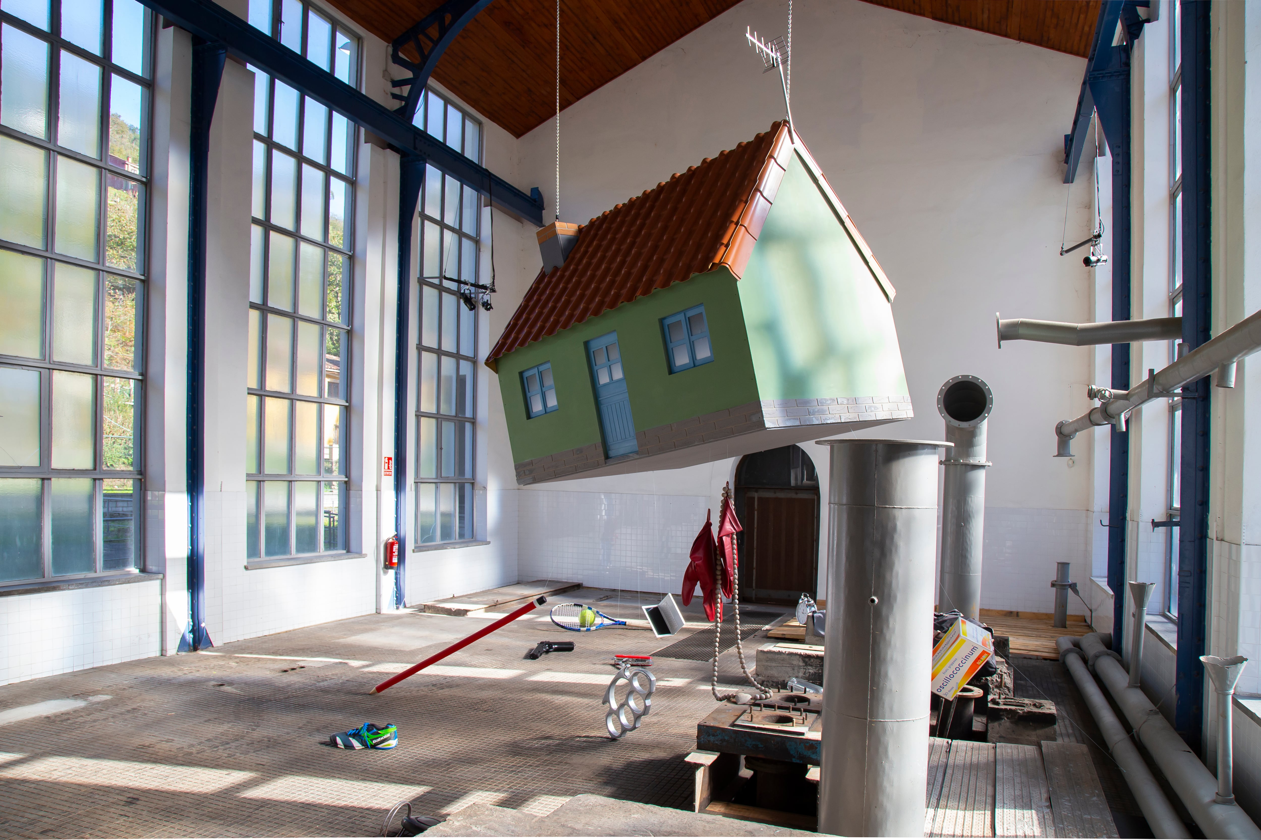 Interior de la sala de compresores rehabilitada durante la exposición de Jeanne Susplugas.