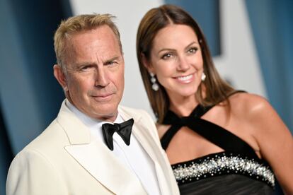 Kevin Costner y Christine Baumgartner