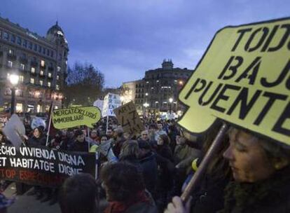 Manifestación en el centro de Barcelona por una vivienda digna.