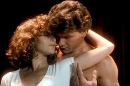 "No dejaré que nadie te arrincone”.

	 

	(Una vez más bailando nacía el amor. Le añadimos una banda sonora que devolvió la nostalgia por los años 60 y nueva vuelta de tuerca al eterno amor sin barreras. Dirty Dancing, Emile Ardolino, 1987).