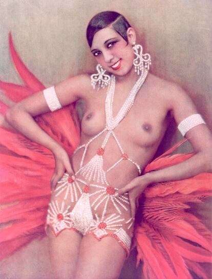 La cabaretera, con uno de sus trajes de actuación, a mediados de los años veinte del siglo pasado.