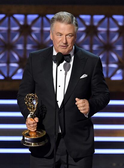 Alec Baldwin, Emmy al mejor actor de reparto de comedia por dar vida a Donald Trump en 'Saturday Night Live'.