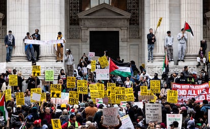 People gather for a protest against Israel's ongoing military operation in the Gaza Strip, in New York on November 9, 2023.
