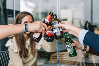 De cara a 2025, Heineken aspira a utilizar solo 2,6 litros de agua por litro de cerveza elaborado, es decir, menos de la mitad de la que utilizaba en 2008.