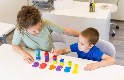 Los niños que ven cómo sus padres utilizan las matemáticas en la vida diaria practican con más frecuencia actividades relacionadas con ellas.