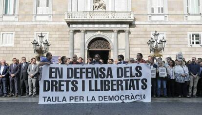 Concentraci&oacute;n de la Taula per la Democracia en la plaza Sant Jaume. 