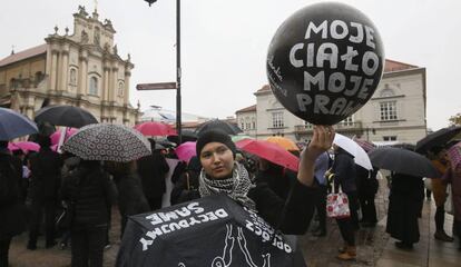 Protestas en Polonia ante la propuesta de Ley y Justicia para restringir el aborto.